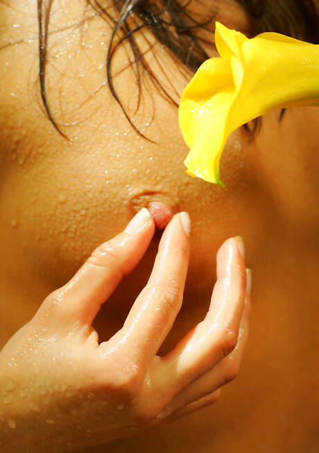 Stunning 18 invites you to browse their free pictures with Edison X showing nice body