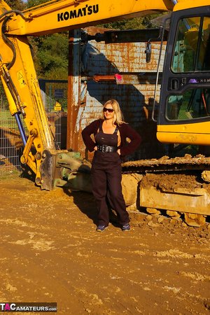 TAC Amateurs are excited to present you with a xxx picture gallery showcasing Nude Chrissy xxx gallery 273759