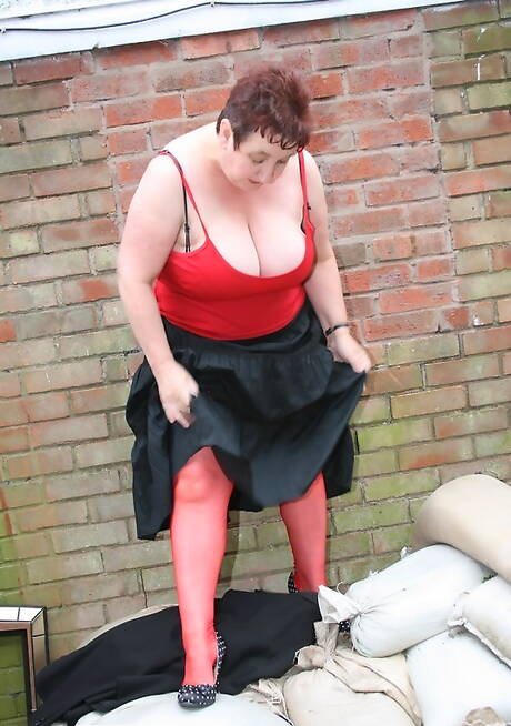 TAC Amateurs offers a free picture gallery with Kinky Carol xxx gallery 275070