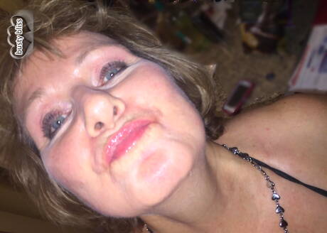 TAC Amateurs are pleased to offer you a free pics featuring Busty Bliss in work on dick